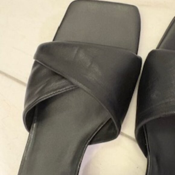 NWOT Banana Republic Genuine Leather kitten heal sandals black sz 10 - Picture 7 of 10